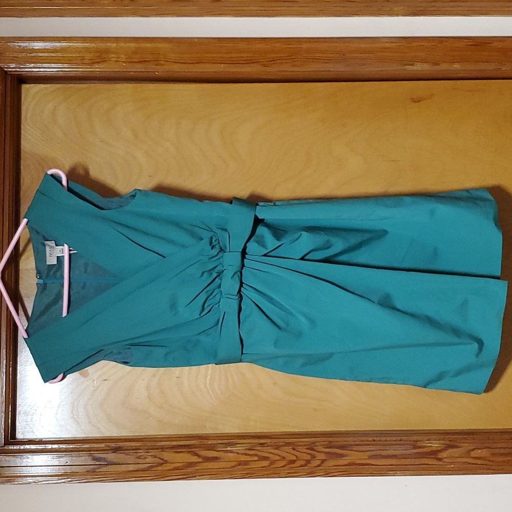Hoss green sleeveless dress size 8